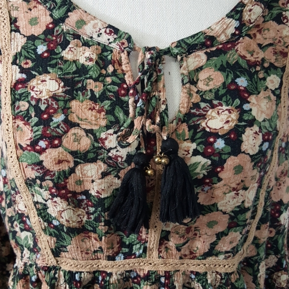 American Rag blouse - Picture 2 of 6